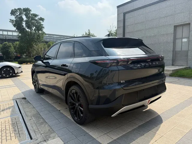 Arcfox Alpha T5 — Фото автомобиля 14