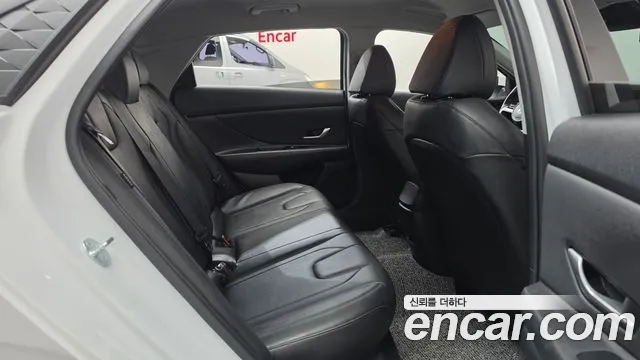 Hyundai Avante CN7 — Фото автомобиля 17