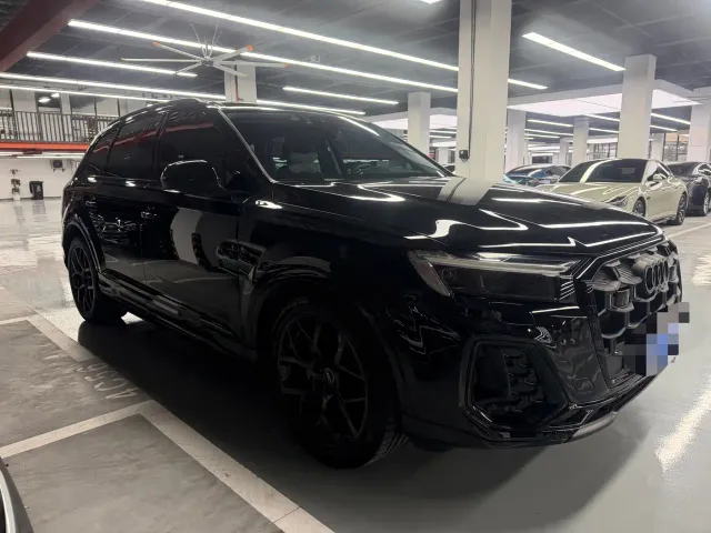 Audi Q7 — Фото автомобиля 3