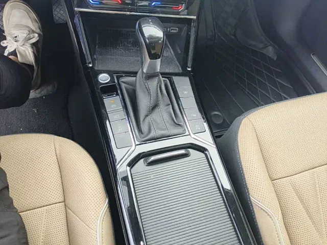 Volkswagen Passat 2023 330TSI Starlight Premium Edition — Фото автомобиля 13