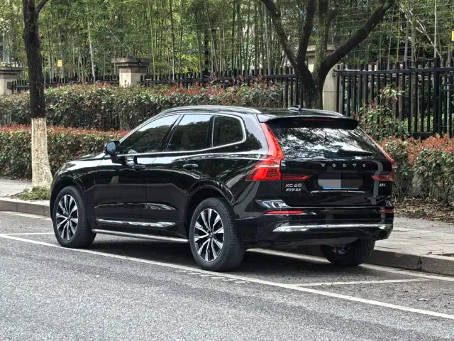 Volvo XC60 — Фото автомобиля 12
