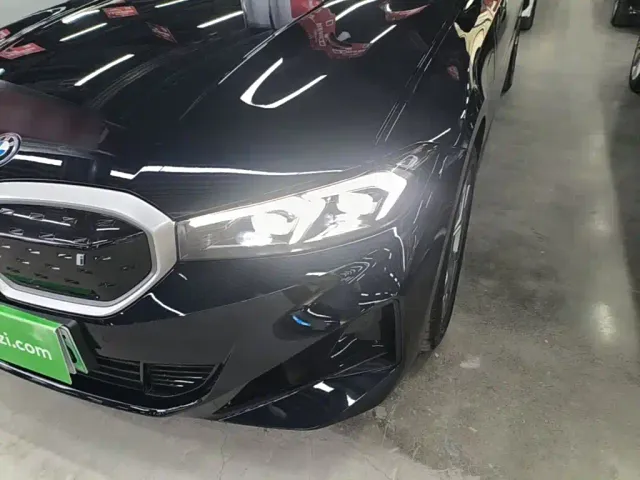 BMW i3 — Фото автомобиля 23