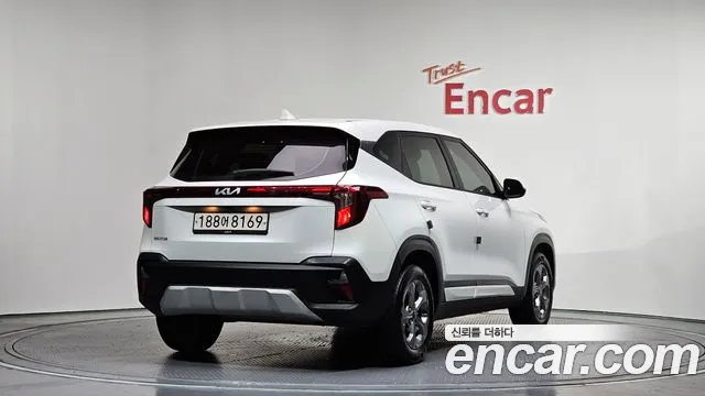 Kia Seltos Новый Seltos Бензин 2.0 2WD — Фото автомобиля 2
