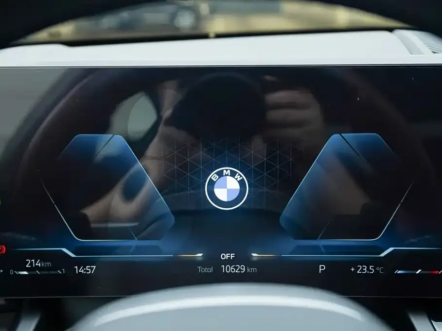 BMW BMW 5 Series 2025 525Li M Sport Package — Фото автомобиля 8