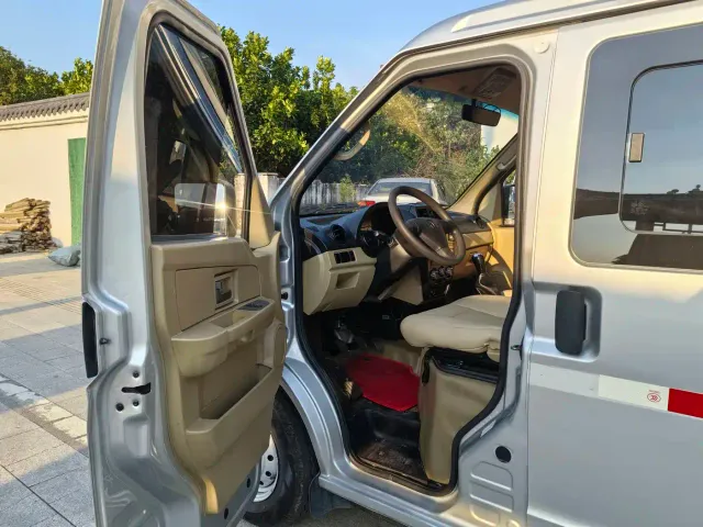 Dongfeng Xiaokang DFSK C35 — Фото автомобиля 10