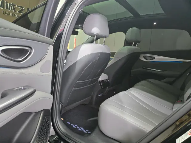 BYD Seal 07 DM-i — Фото автомобиля 8