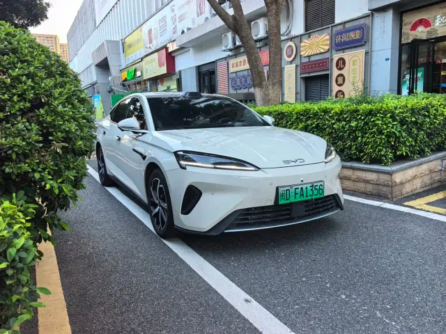BYD Seal 07 DM-i — Фото автомобиля 2