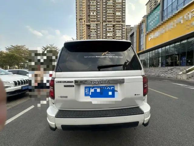 Toyota Prado — Фото автомобиля 8