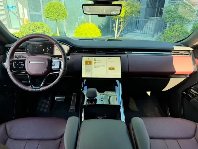 Land Rover Range Rover Sport — Фото автомобиля 9