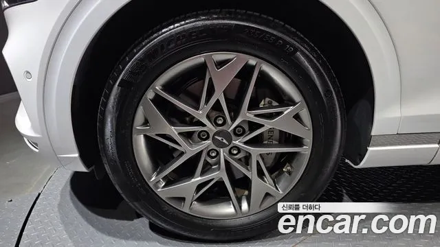 Genesis GV70 — Фото автомобиля 5
