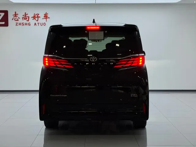 Toyota Alphard — Фото автомобиля 13