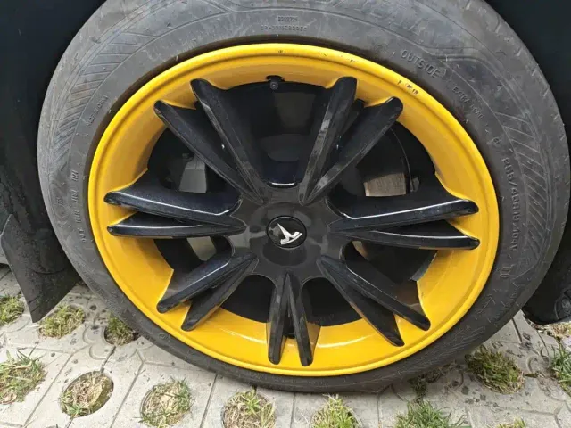 Tesla Model Y — Фото автомобиля 25