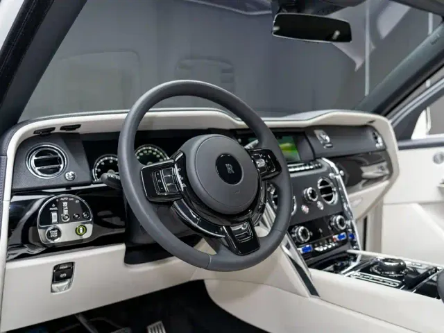 Rolls-Royce Cullinan — Фото автомобиля 3