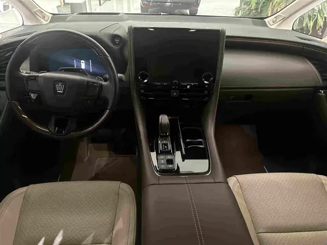 Toyota Vellfire — Фото автомобиля 13