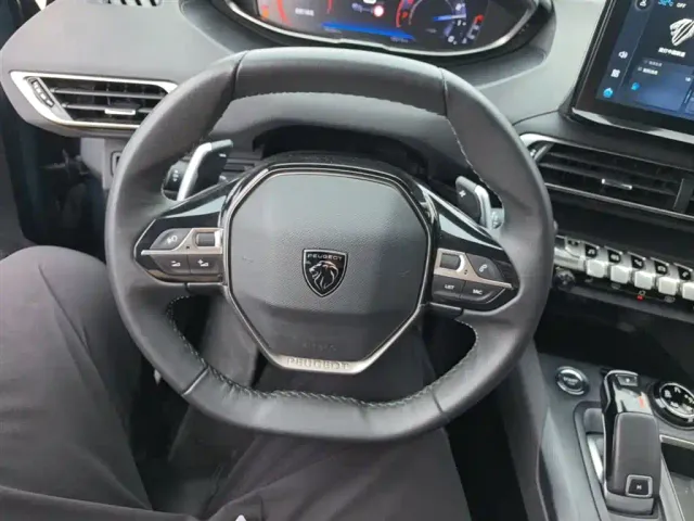 Peugeot 5008 — Фото автомобиля 10