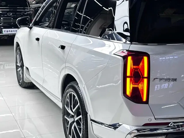 GAC Trumpchi GS8 — Фото автомобиля 7
