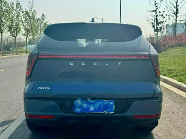Geely Boyue L — Фото автомобиля 8
