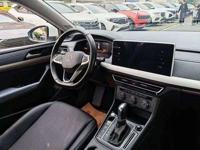Volkswagen Lavida — Фото автомобиля 18