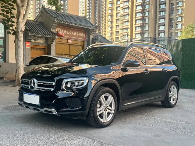 Фотография автомобиля — Mercedes-Benz GLB-Class