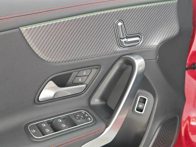 Mercedes-Benz A-Class — Фото автомобиля 27