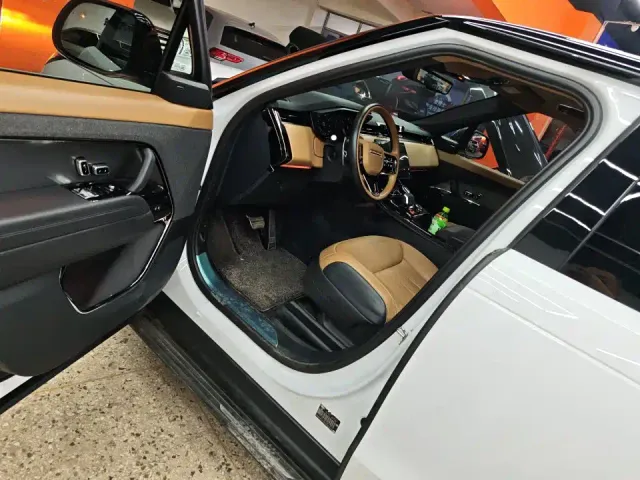 Land Rover Range Rover Sport — Фото автомобиля 5