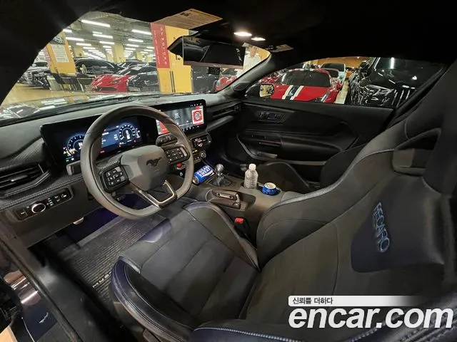Ford Mustang — Фото автомобиля 12