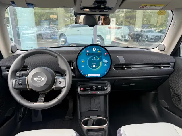 MINI Hatch — Фото автомобиля 5