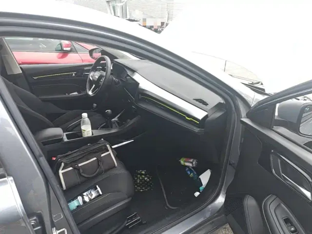 Roewe i5 — Фото автомобиля 8