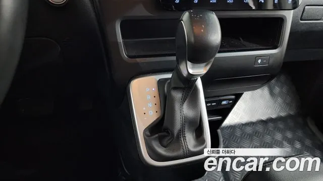 Hyundai Staria Staria 4WD Tourer 9 мест — Фото автомобиля 9