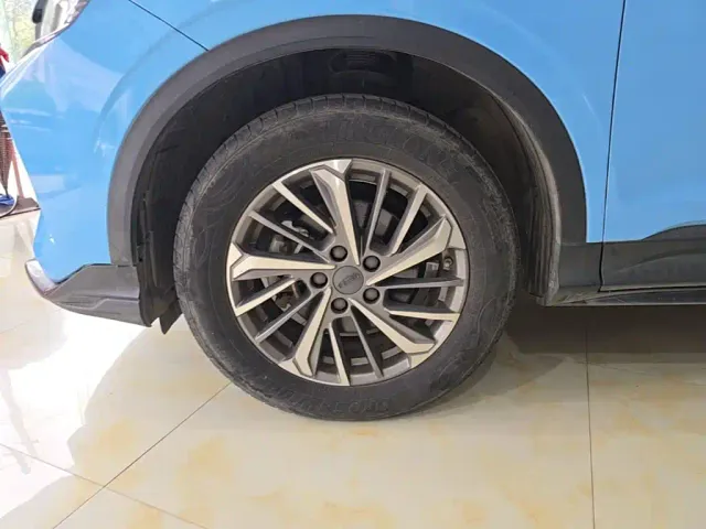 Geely Binyue — Фото автомобиля 22