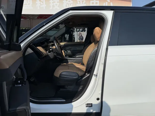 Land Rover Range Rover Sport — Фото автомобиля 6