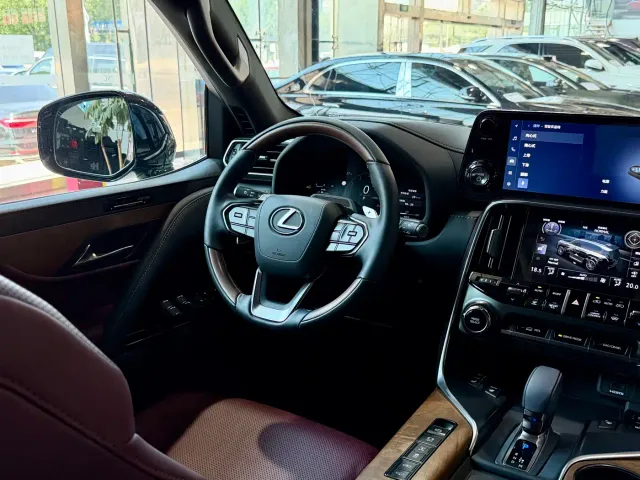 Lexus LX — Фото автомобиля 17