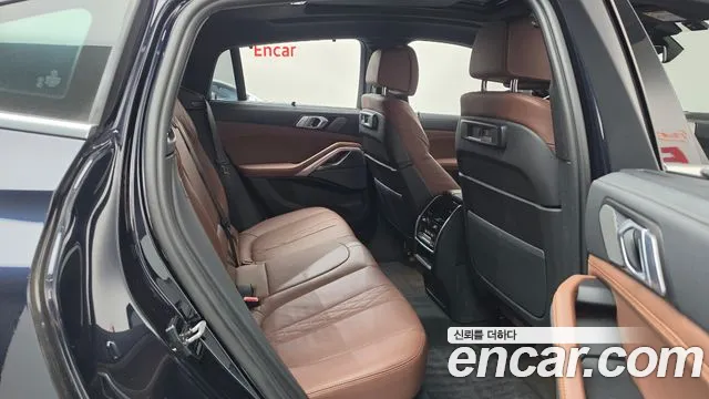 BMW X6 xDrive40i M Sport — Фото автомобиля 11
