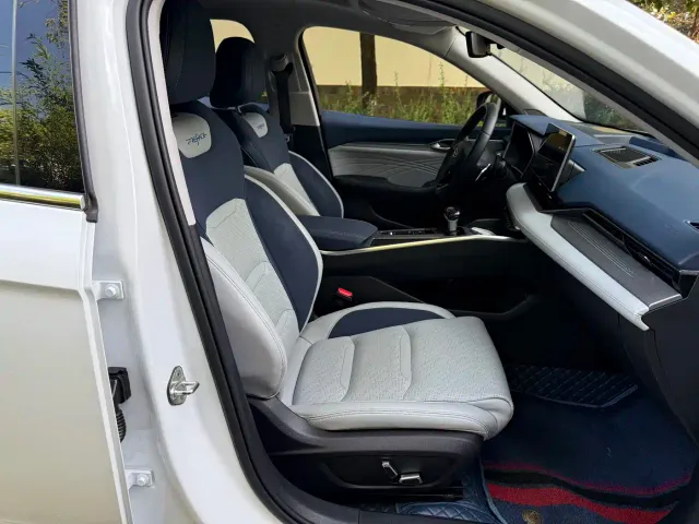 Geely Xingrui — Фото автомобиля 16
