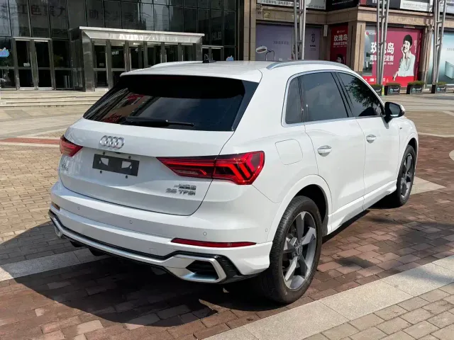 Audi Q3 — Фото автомобиля 3