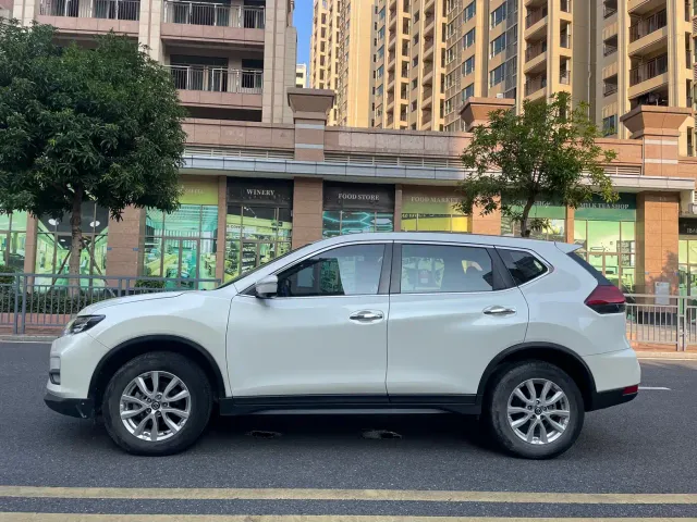 Nissan X-Trail — Фото автомобиля 8