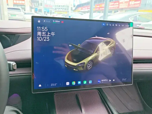 Xiaomi SU7 — Фото автомобиля 13