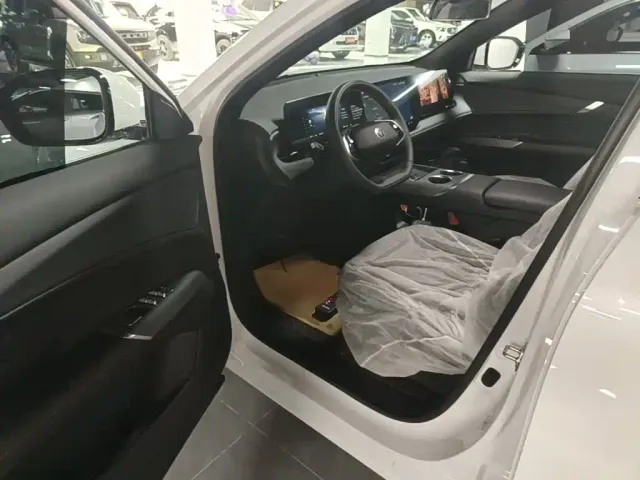Changan CS75 Plus — Фото автомобиля 15