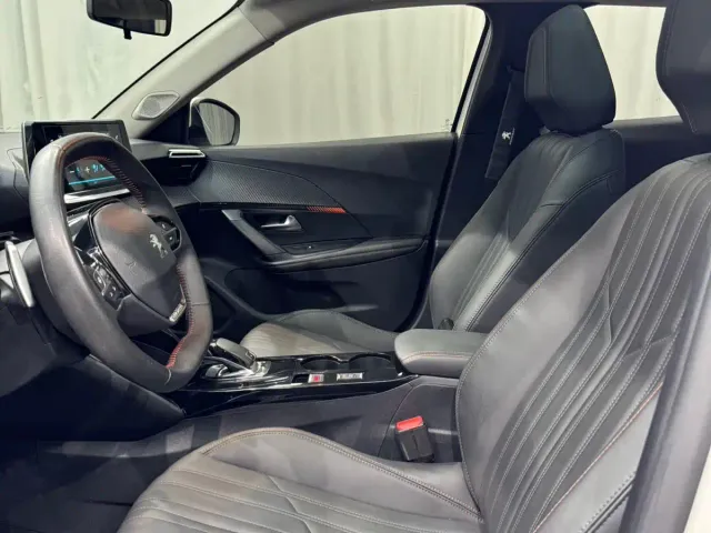 Peugeot 2008 — Фото автомобиля 11