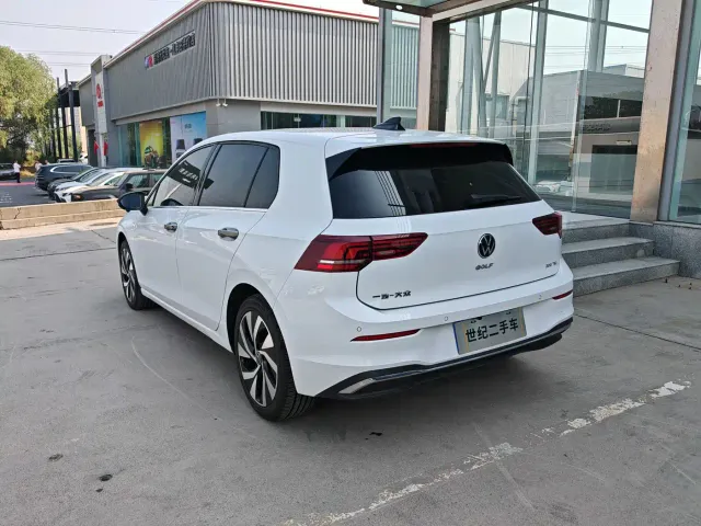 Volkswagen Golf — Фото автомобиля 13