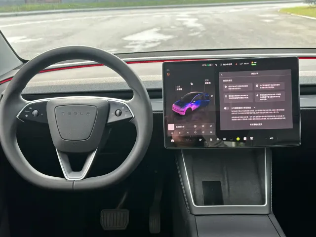 Tesla Model Y — Фото автомобиля 9