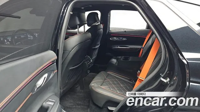 Genesis GV70 — Фото автомобиля 17