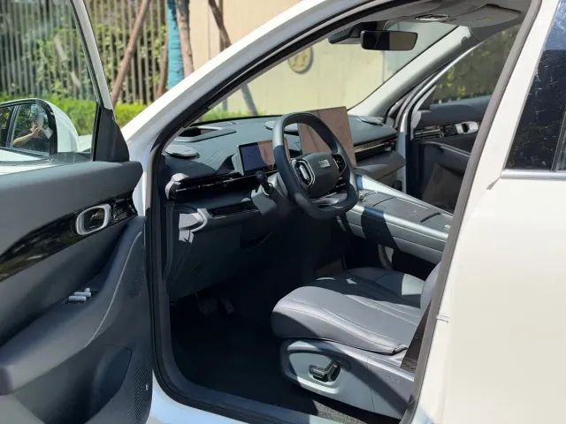 Geely Galaxy E5 — Фото автомобиля 4