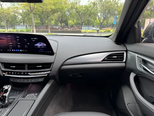 Cadillac CT5 — Фото автомобиля 12