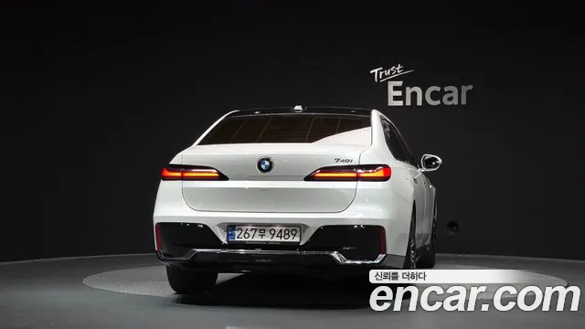 BMW 7 Series G70 — Фото автомобиля 4