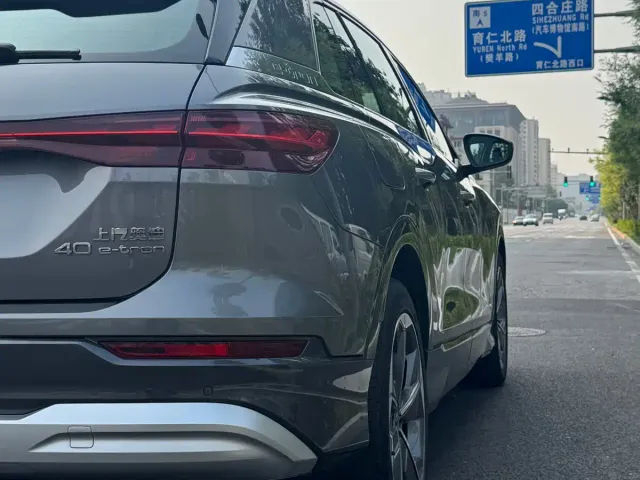 Audi Q5 e-tron — Фото автомобиля 6