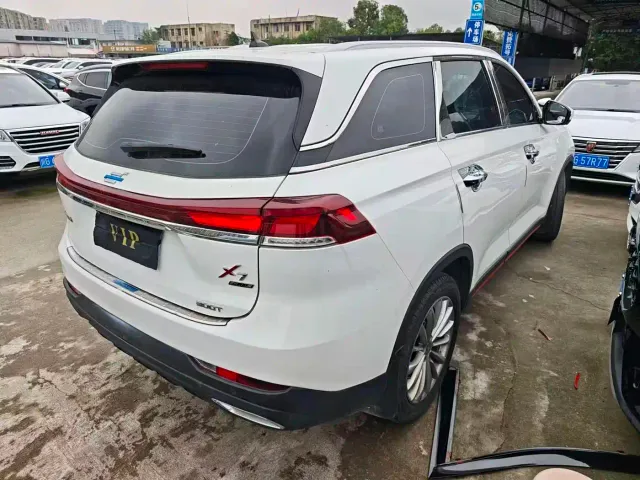 Changan X7 Plus — Фото автомобиля 11