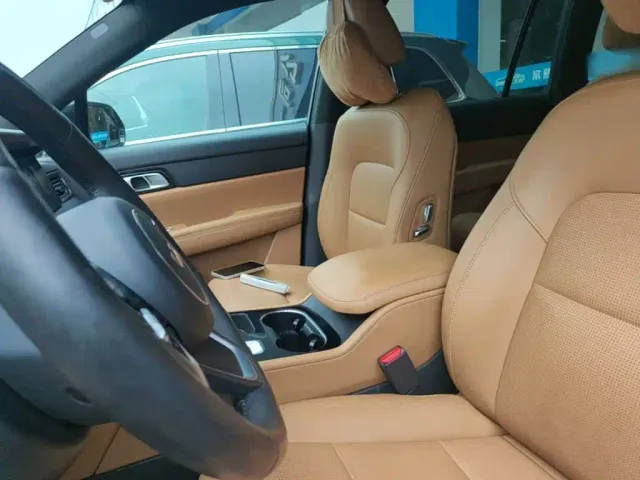 Li Auto ONE — Фото автомобиля 14