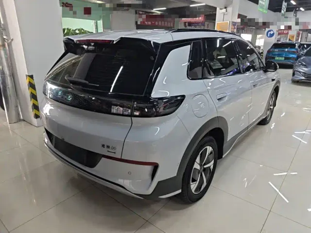 BYD Sealion 05 EV — Фото автомобиля 6