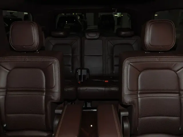 Lincoln Navigator — Фото автомобиля 13